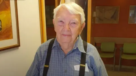 Michael Smuss, Courageous Warsaw Ghetto Survivor, Passes Away at 99