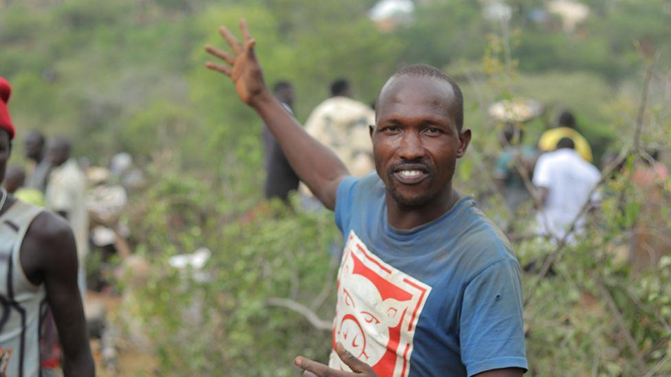 Gold Fever in Western Kenya: A Goat Herder’s $200 Nugget Sparks a Rush