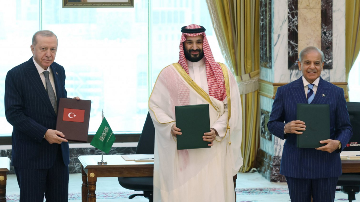 Saudi Arabia, Turkey and Pakistan Sign Mutual Defence Pact in Mecca