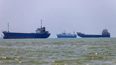 Iran Triggers Strait Closure amid Israel‑Lebanon Strikes