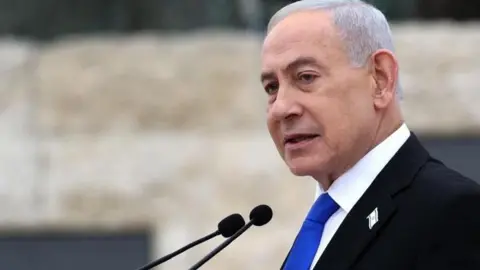 Israeli Prime Minister Benjamin Netanyahu Undergoes Successful Treatment for Early-Stage Prostate Cancer