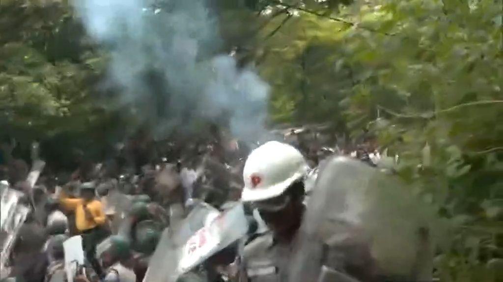 Jharkhand Protest Erupts as Police Fire Tear Gas Amid Students’ Demand for Exam Reform