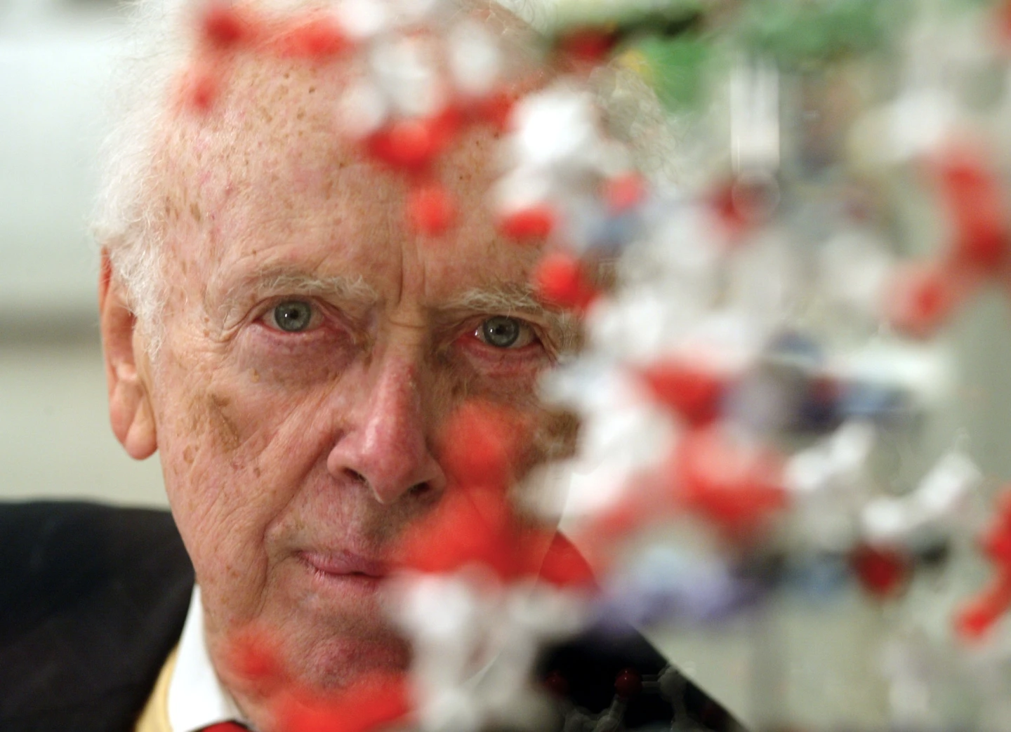 Legacy of James D. Watson: Pioneer of DNA Discovery Passes Away at 97