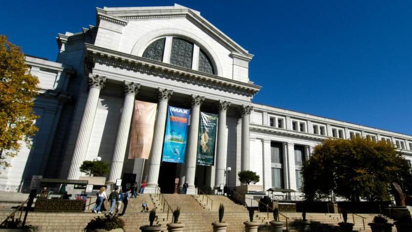 Trump Orders Smithsonian to Post Warnings About 'Inaccurate' U.S. History