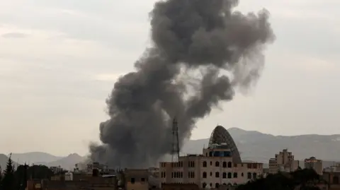 Israeli Airstrikes in Yemen Result in 35 Deaths, Report Houthis