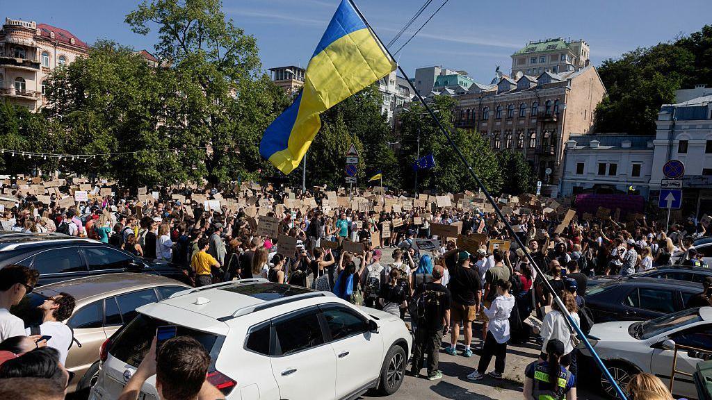 Ukraine’s Citizens Rally as Zelensky Removes Popular Defence Minister
