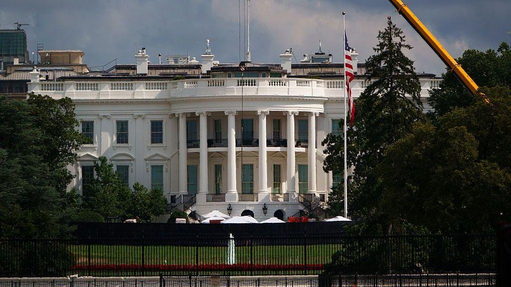 Former White House Teleprompter Operator Fined $172,000 for Betting on Trump Speeches