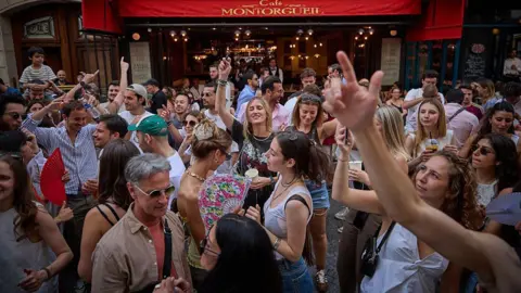 France Bans Alcohol at Fête de la Musique Amid Heatwave
