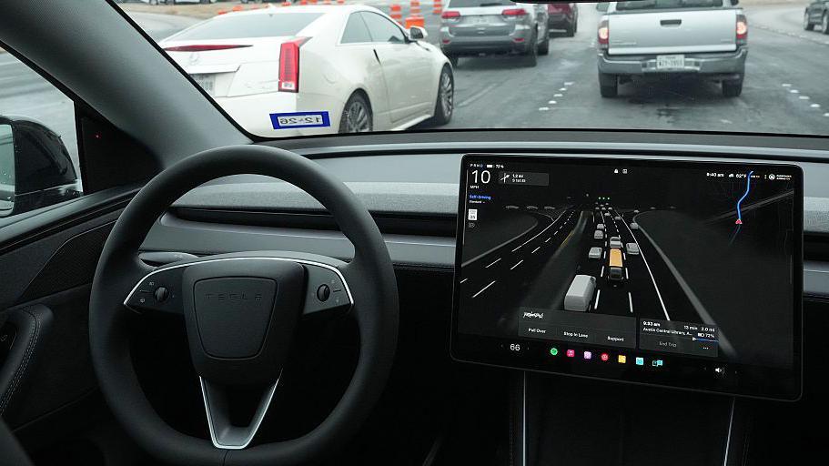 Tesla Crash in Texas Kills Woman, NHTSA Launches Probe