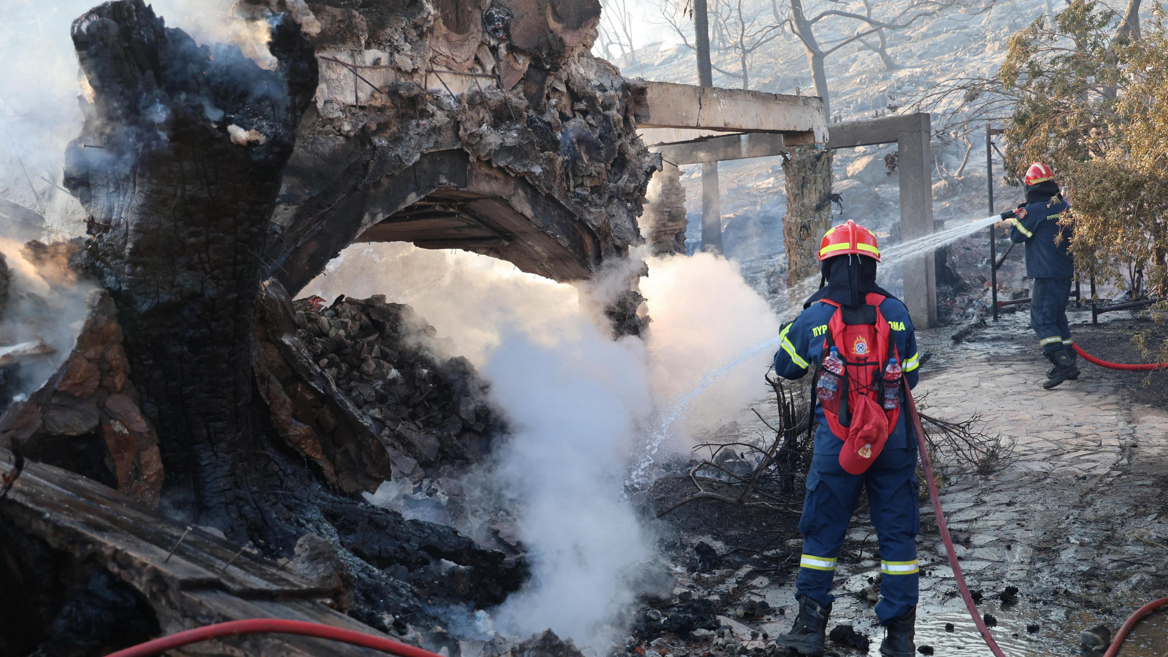 Twin Wildfires Tragedy on Salamina: Two Dead, Hundreds Evacuated