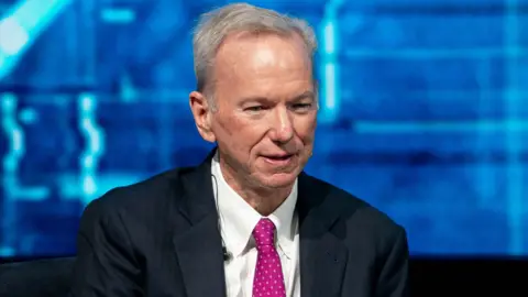 Eric Schmidt Faces Backlash at University Graduation Over AI Concerns