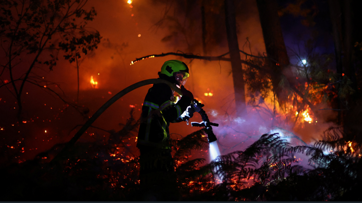 France Forces 55,000 Evacuated as Wildfires Generate "Whirlwinds"