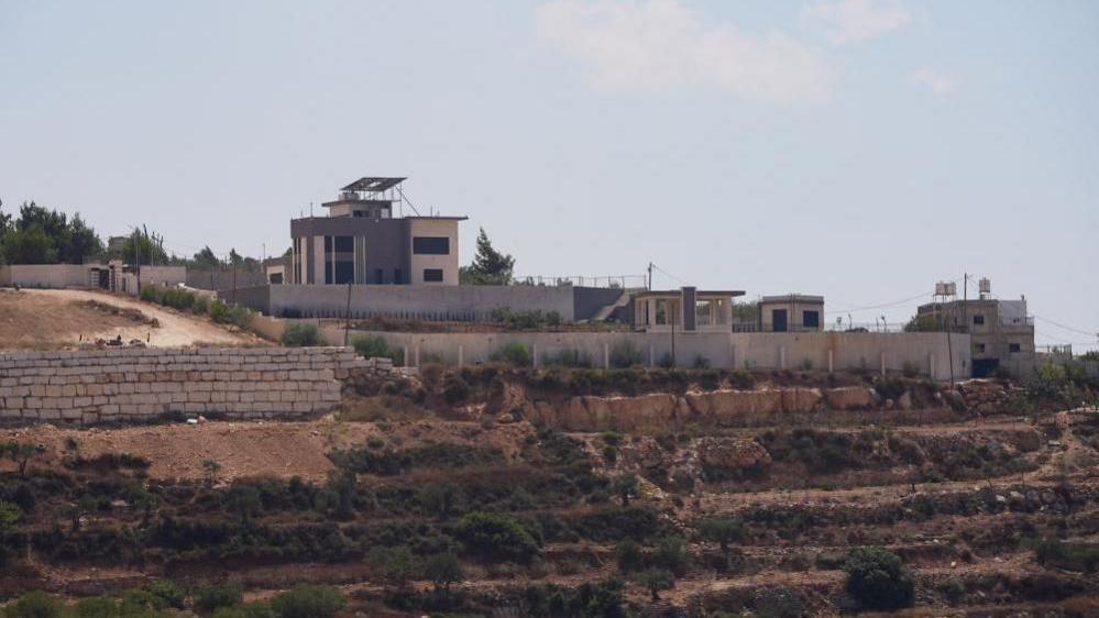 Settlers Besiege Palestinian Families in West Bank's Qusra: Power & Water Cut Off