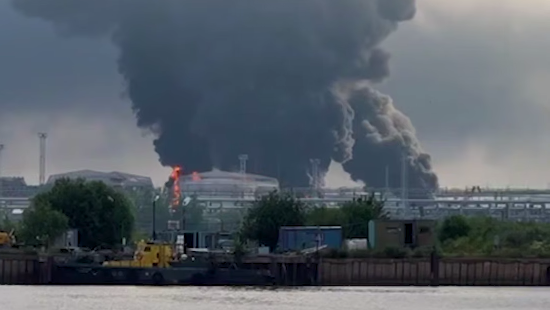 Ukraine Strikes St Petersburg Oil Terminal Overnight, Fires and Fuel Crisis Worsens
