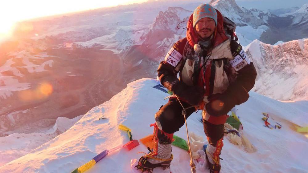 Six Nepali Guides Lost to Avalanche, Including Record‑Breaking Climber Nirmal Purja