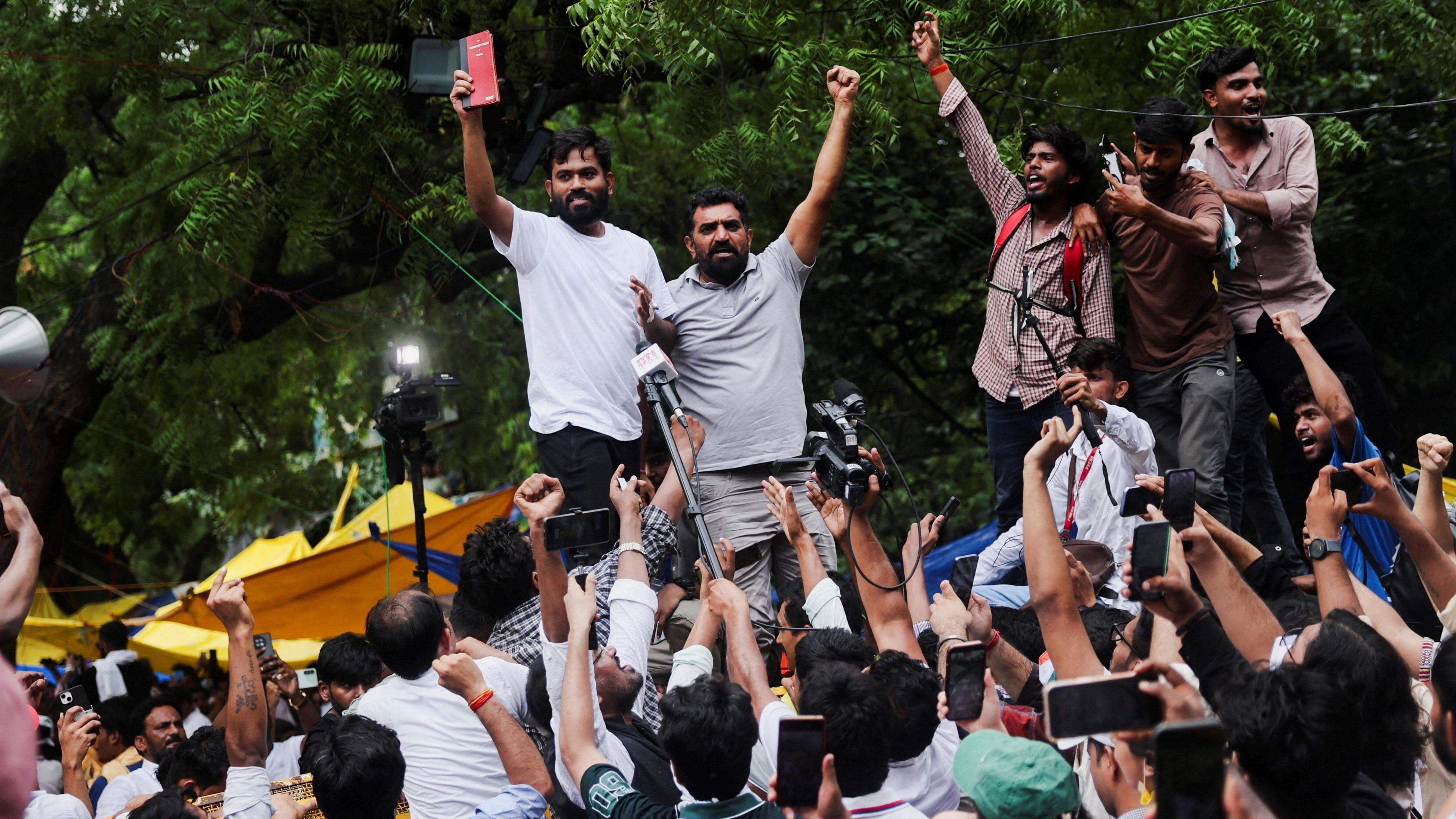 India’s "Cockroach" Protest Ends as Education Minister Dharmendra Pradhan Quits