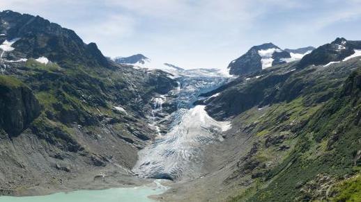 Swiss Glacier Melt Yields Missing Hikers' Bodies 34 Years After Vanishing