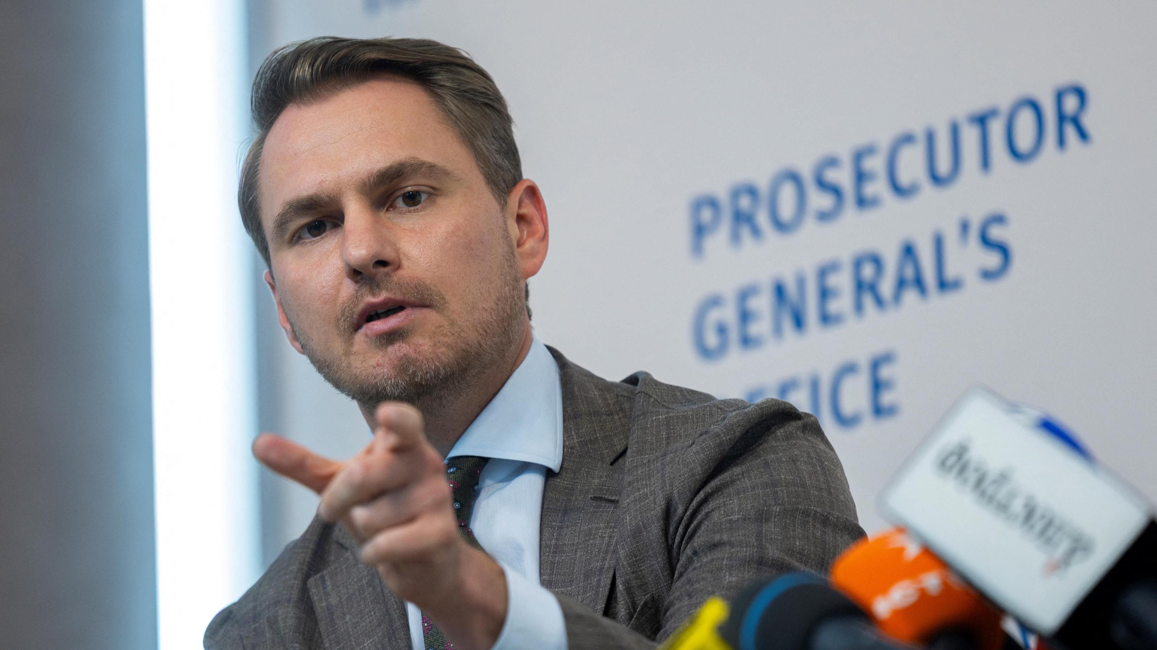 Ukraine’s Chief Prosecutor Resigns Amid Allegations of Call-Centre Corruption