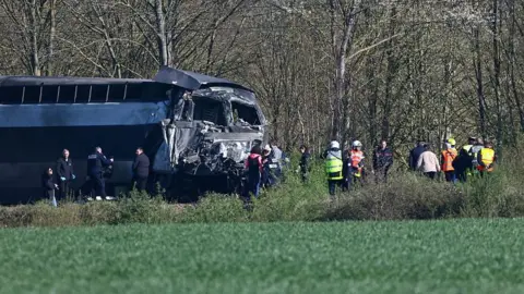 Tragic Train-Lorry Collision in France Claims Life of Train Driver