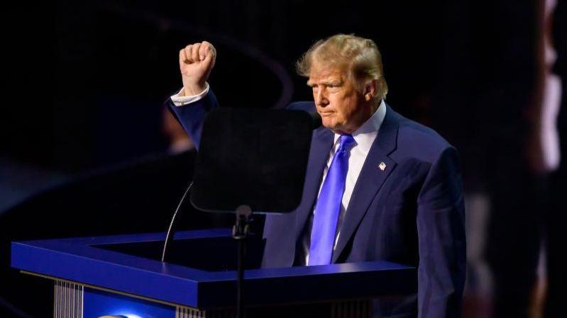 Trump Promises $5,000 Payout to U.S. Adults If Republicans Take Congress—A Billion-Dollar Gamble