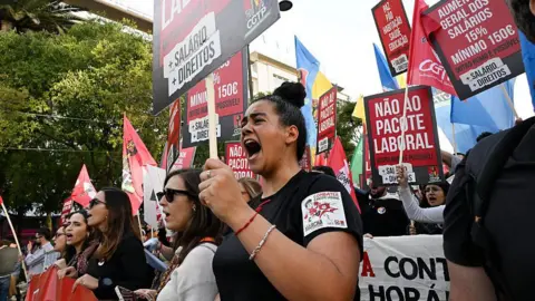 Massive Protests Erupt in Lisbon Against Controversial Labour Law Reforms