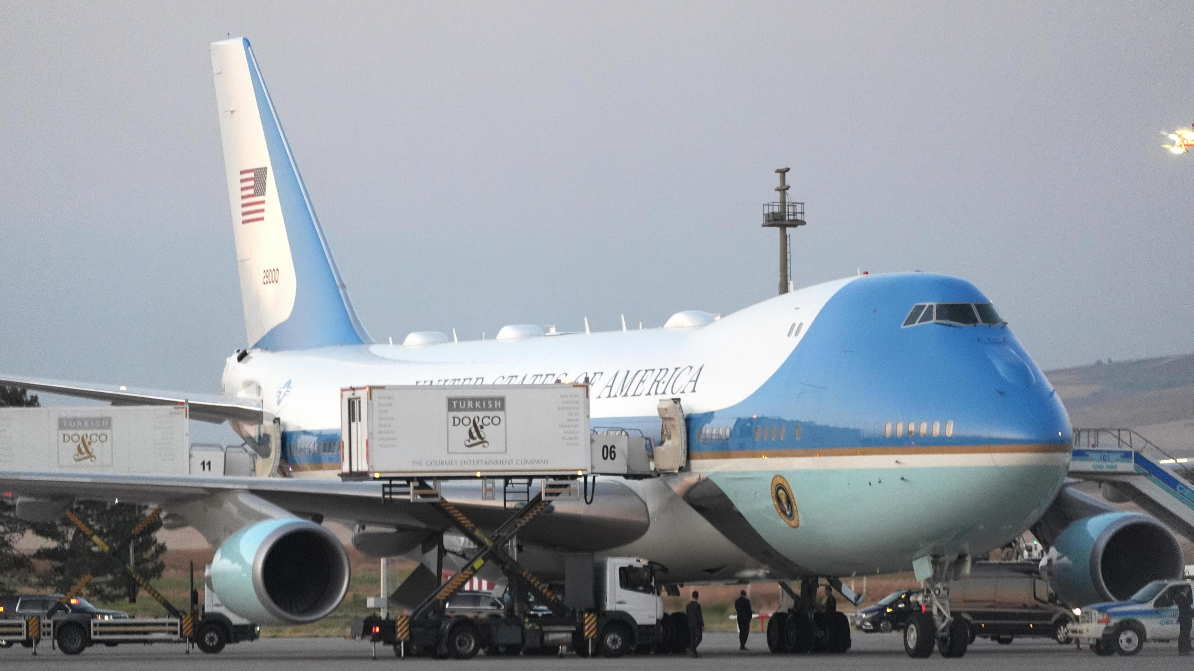 Trump Veiled Exit: Cabinet Stays on Decoy Air Force One in Turkey
