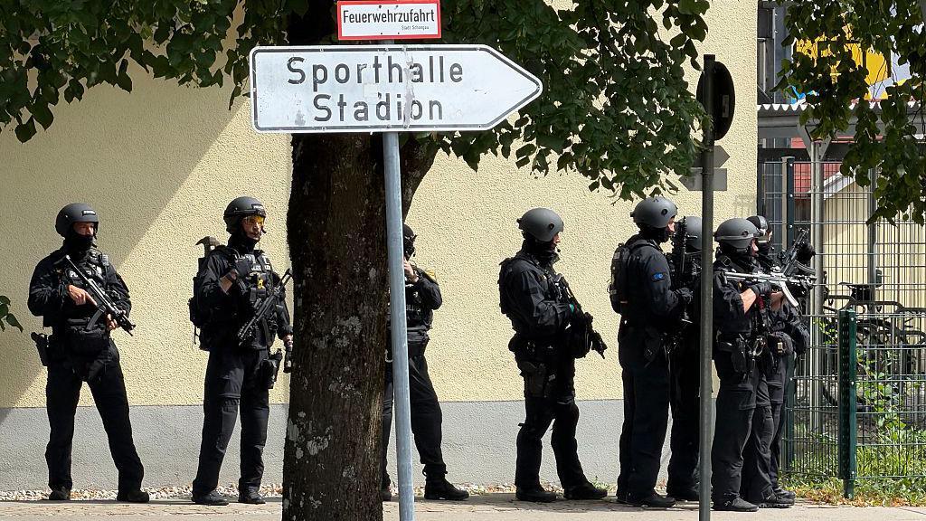 Teen Arrested After Knife and Firearm Attack Injuring Two 13‑Year‑Old Girls at German School