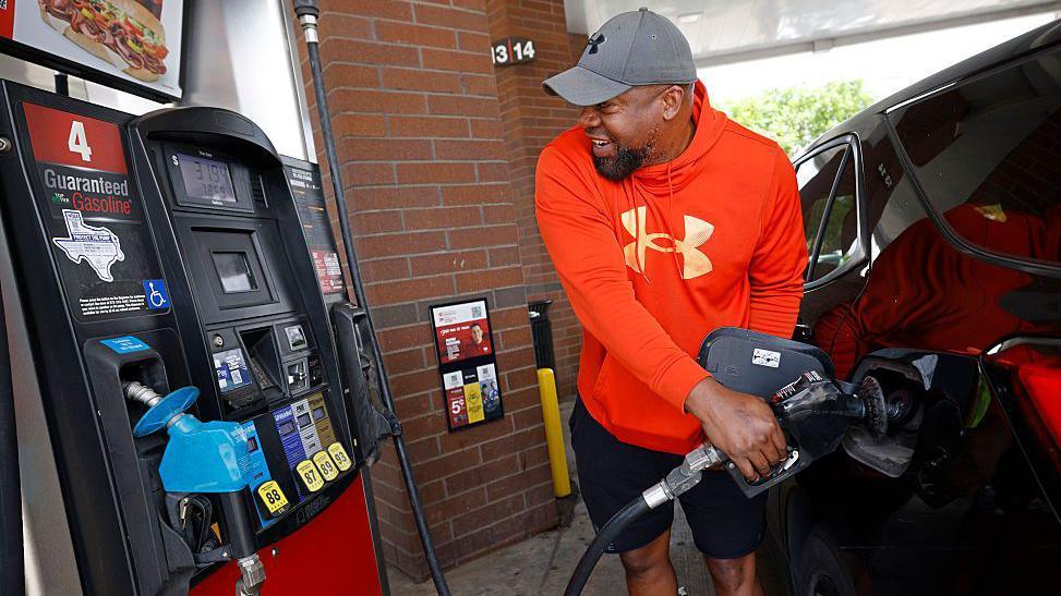 Oil Prices Drop to Pre‑Iran War Levels as Strait Traffic Resumes