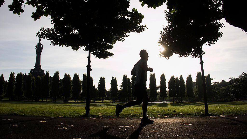 Bali Expels Dutch Expatriates After Illegal Run Club Accused of Discriminating Against Locals
