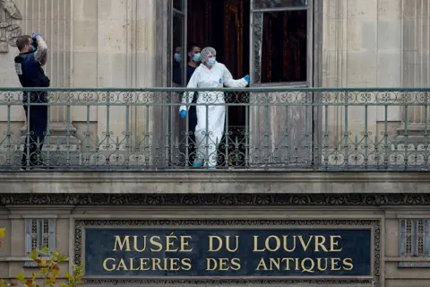 Louvre Director Admits Security Lapses Amid €88 Million Heist